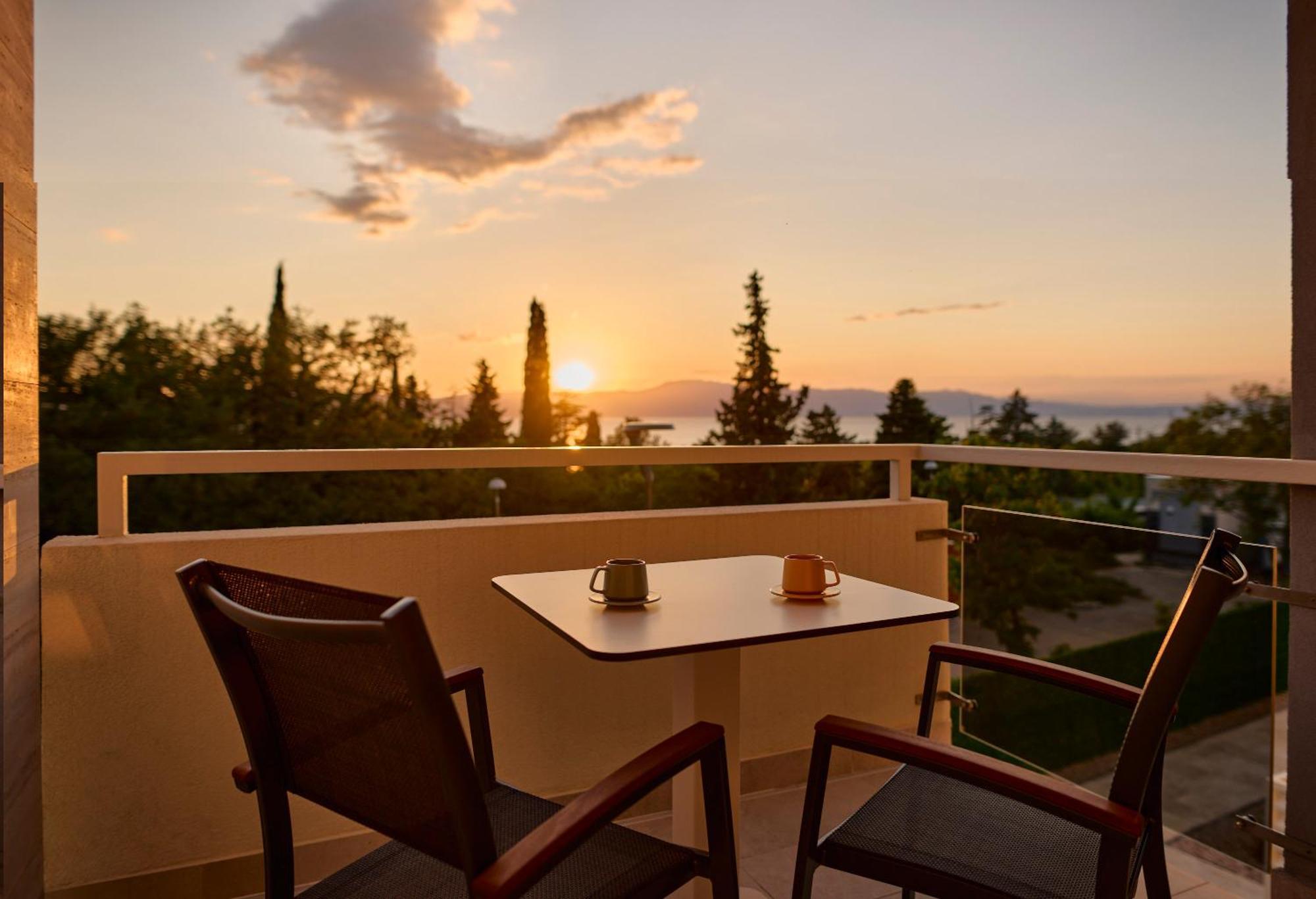 Malinska Green Apartments Bagian luar foto